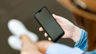 La CRT ampliará las alertas celulares con avisos por huracanes, inundaciones, incendios y otros riesgos, sin internet ni saldo.