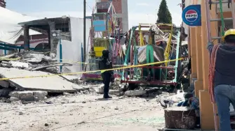 Una impresionante explosión de fuegos pirotécnicos en una iglesia mientras cientos de personas celebraban una fiesta patronal en México mató al menos a 10 e hirió a más de 60, informaron el domingo las autoridades. 
¡Síguenos en nuestras redes sociales para mantenerte informado! 

Twitter: https://twitter.com/eleconomista 
Sitio web: https://www.eleconomista.com.mx/ 
Facebook: https://www.facebook.com/ElEconomista.mx 
Instagram: https://www.instagram.com/eleconomistamx 

#ElEconomista #EETV #AFP