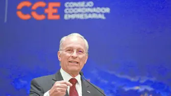 El Consejo Coordinador Empresarial (CCE) exhortó a los legisladores que en el Paquete Fiscal 2027 se mantenga como máxima prioridad la preservación del grado de inversión del país, la consolidación de un gasto público responsable y la garantía de reglas claras para incentivar la inversión nacional y extranjera.