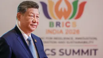 El presidente de China, Xi Jinping, llega a Nueva Delhi para participar en la 18ª Cumbre de los BRICS, este 12 de septiembre de 2026.
