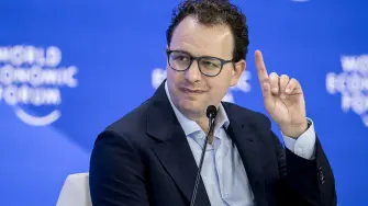Su ensayo se produce después de que Anthropic publicó el jueves un informe de inteligencia sobre amenazas en el que se detallaba cómo varios actores habían utilizado sus modelos de IA "Claude" para actividades que iban desde el desarrollo de armas y operaciones cibernéticas hasta la vigilancia y el fraude.