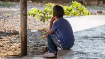 La campaña de represión de una fuerza especial del gobierno de la ciudad nigeriana de Calabar contra los niños de la calle ha desatado indignación después de que, según se informa, varios niños fueran atados y golpeados. Los activistas afirman que los niños necesitan protección y apoyo, no castigo, mientras personas que vivieron esta situación demuestran que es posible tener una segunda oportunidad.