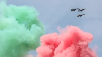 Aeronaves de la Fuerza Aérea Mexicana sobrevuelan la Plaza del Zócalo durante el Desfile Cívico-Militar del 16 de septiembre de 2026.