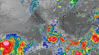 También generará olas de 2 a 3 m de altura en las costas de Guerrero y Michoacán, y de 1.5 a 2.5 m en la costa de Oaxaca.

Para más información del tema, visita: https://www.eleconomista.com.mx/politica/tormenta-tropical-polo-causara-lluvias-intensas-avanza-cerca-guerrero-colima-20260921-834493.html

¡Síguenos en nuestras redes sociales para mantenerte informado! 

Twitter: https://twitter.com/eleconomista 
Sitio web: https://www.eleconomista.com.mx/ 
Facebook: https://www.facebook.com/ElEconomista.mx 
Instagram: https://www.instagram.com/eleconomistamx 

#ElEconomista #EETV #Política
