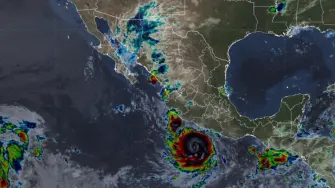 El huracán Polo se intensificó a categoría 5, la máxima en la escala Saffir-Simpson, a las 06:00 horas de este martes, tiempo del centro de México,