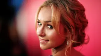 Panettiere falleció a los 36 años el 16 de agosto en Greenville, Carolina del Sur.
Para más información del tema, visita: https://www.eleconomista.com.mx/arteseideas/hayden-panettiere-fallecio-mezcla-fentanilo-drogas-forense-20260922-834736.html

¡Síguenos en nuestras redes sociales para mantenerte informado! 

Twitter: https://twitter.com/eleconomista 
Sitio web: https://www.eleconomista.com.mx/ 
Facebook: https://www.facebook.com/ElEconomista.mx 
Instagram: https://www.instagram.com/eleconomistamx 

#ElEconomista #EETV #ArteseIdeas