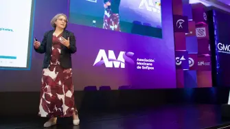 Lucía Buen Rostro, vicepresidenta de Política Regulatoria de la CNBV, durante la inauguración de la 11ª Convención AMS, en Querétaro.