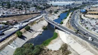 La mandataria señaló que los trabajos contemplan el retiro de alrededor de 600,000 metros cúbicos de azolve, escombros y vegetación.