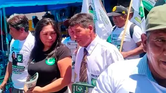 El asesinato de la periodista y candidata regional Susy Aponte, registrado durante una transmisión en vivo, vuelve a poner el foco sobre la violencia que enfrentan periodistas y candidatos políticos en Perú. El gremio periodístico denuncia amenazas, ataques y la impunidad que rodea estos casos.