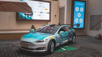 Tesla Model S de Watts.On