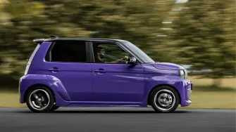 Honda desarrolla carreteras que cargan autos eléctricos en movimiento