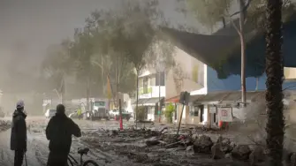La presidenta Sheinbaum pide a los habitantes de municipios costeros resguardarse hasta que pase el peligro.