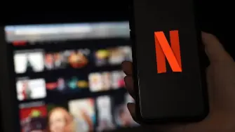 El gigante del streaming comenzó a anunciar a sus trabajadores un plan de despidos que afecta al 6% de su plantilla global, lo que supone la salida de aproximadamente 1,000 personas de la empresa en su mayor ajuste de plantilla desde 2022.