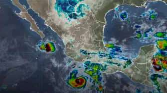 El huracán Trudy continúa fortaleciéndose frente a las costas del Pacífico mexicano. El SMN advirtió sobre lluvias intensas, fuertes vientos y oleaje de hasta cinco metros en varios estados.