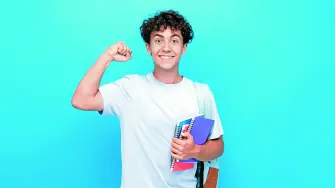 El autoconocimiento, la orientación vocacional y la información sobre el mercado laboral ayudan a los jóvenes a tomar decisiones profesionales más conscientes.