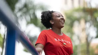La joven diputada electa busca ayudar al presidente brasileño a conectar con los votantes digitales y aspirar a un cuarto mandato, en medio del avance de la derecha en el Congreso.