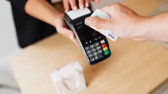 Pagar menos intereses si se te pasó la mano con tu tarjeta de crédito es posible.