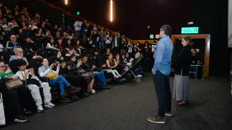 Sin sangre es el tercer proyecto en el que Bichir y Salma Hayek comparten créditos.