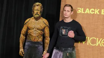 El actor Alexander Skarsgård asiste al estreno de la película Wicker en Los Ángeles, California. Foto: AFP.