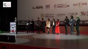 En su apertura, el festival llamó a solidarizarse con migrantes, exiliados y familiares de desaparecidos, y a alzar la voz ante las guerras, incluida la violencia contra el pueblo palestino



Facebook: https://www.facebook.com/ElEconomista.mx 

#ElEconomista #EETV