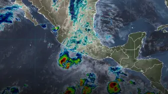 Imagen satelital del paso del huracán 'Vance' categoría1.