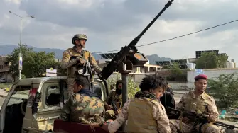 Combatientes del gobierno yemení, respaldado por Arabia Saudí, en la lucha contra los hutíes.