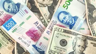 El movimiento se presenta un día después de que la Reserva Federal mantuvo su tasa y destacó que necesitaba más datos para saber si tiene que subirla.

Para más información del tema, visita: https://www.eleconomista.com.mx/mercados/precio-dolar-hoy-29-octubre-2026-cunto-cotiza-20261029-841153.html 

¡Síguenos en nuestras redes sociales para mantenerte informado! 

Twitter: https://twitter.com/eleconomista 
Sitio web: https://www.eleconomista.com.mx/ 
Facebook: https://www.facebook.com/ElEconomista.mx 
Instagram: https://www.instagram.com/eleconomistamx 

#ElEconomista #EETV #Mercados