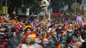 El 2 de noviembre no es un día de descanso obligatorio en México, por lo que las empresas no están obligadas a concederlo. Aunque existen iniciativas para incluirlo en la Ley Federal del Trabajo, ninguna ha prosperado.