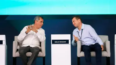 El titular de la Secretaría de Hacienda y Crédito Público, Édgar Amador Zamora, encabezó la clausura de la 89 Convención Bancaria, acompañado por el presidente de la Asociación de Bancos de México, Emilio Romano.