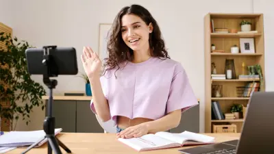 La creación de contenido se ha posicionado como uno de los trabajos más buscados a nivel global. En la mayoría de las economías de Latinoamérica, incluyendo México, ocupa la primera posición en búsquedas.