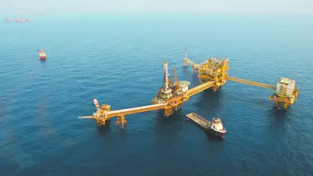 Zama se ubica a 70 kilómetros de Dos Bocas, Tabasco, en la provincia petrolera de las Cuencas del Sureste del Golfo de México, a un tirante de agua medio de 150 metros.