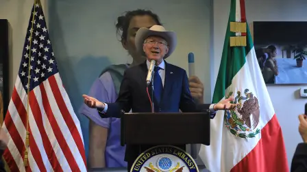 El embajador de Estados Unidos en México, Ken Salazar, ofreció su mensaje de despedida.