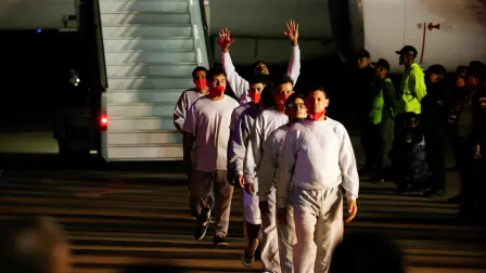 Migrantes venezolanos deportados de Estados Unidos.