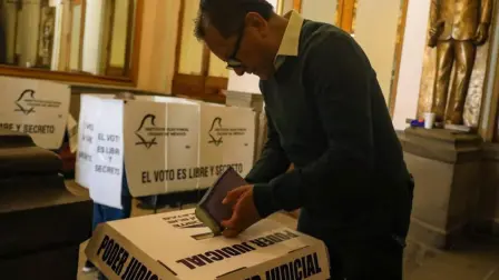 El Organismo desaconsejó a los países miembros replicar los comicios del Poder Judicial hechos en México.

Para más información del tema, visita: https:https://www.eleconomista.com.mx/politica/mexico-rechaza-recomendaciones-oea-sobre-elecciones-judicial-20250607-762648.html 

¡Síguenos en nuestras redes sociales para mantenerte informado!

Twitter: https://twitter.com/eleconomista 
Facebook: https://www.facebook.com/ElEconomista.mx
Instagram: https://www.instagram.com/eleconomistamx
LinkedIn: https://www.linkedin.com/company/el-economista/

#ElEconomista #EETV #ElecciónJudicial