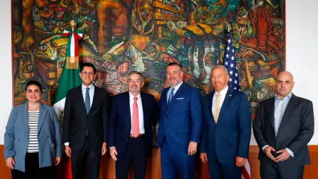 El canciller Juan Ramón de la Fuente sostuvo una reunión de trabajo con el senador Ted Cruz de Texas, en la Secretaría de Relaciones Exteriores.