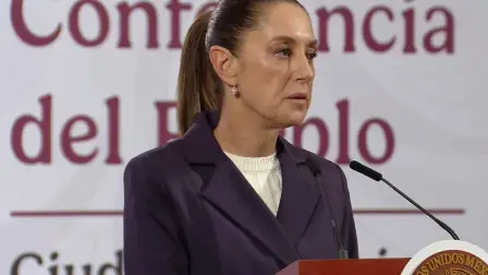 La presidenta de México, Claudia Sheinbaum, informó que presentó una denuncia ante la Fiscalía General de Justicia de la Ciudad de México luego de haber sido víctima de acoso sexual mientras caminaba desde Palacio Nacional hacia las oficinas de la SEP, en el Centro Histórico.

Para más información del tema, visita: https://www.eleconomista.com.mx/politica/sheinbaum-relata-episodio-acoso-lanzara-campana-buscara-sea-delito-mexico-20251105-785139.html

¡Síguenos en nuestras redes sociales para mantenerte informado!

Twitter: https://twitter.com/eleconomista 
Facebook: https://www.facebook.com/ElEconomista.mx
Instagram: https://www.instagram.com/eleconomistamx
LinkedIn: https://www.linkedin.com/company/el-economista/

#ElEconomista #Sheinbaum #Acoso