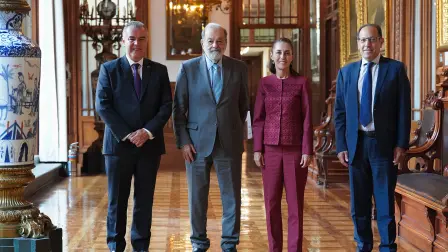 La presidenta de México, Claudia Sheinbaum, recibió en Palacio Nacional al empresario Carlos Slim Helú y al presidente del CCE, Francisco Cervantes.