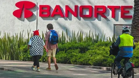 El grupo financiero detalló que el cierre de dicha operación, se alinea con su estrategia digital integral, enfocada en apalancarse de la escala de negocio y tecnológica de Banorte.

Para más información del tema, visita: https://news.afp.com/#/c/main/actu/videos?id=newsml.afp.com.20251219T105436Z.doc-88mb4cq&type=video

¡Síguenos en nuestras redes sociales para mantenerte informado!

Twitter: https://twitter.com/eleconomista
Facebook: https://www.facebook.com/ElEconomista.mx
Instagram: https://www.instagram.com/eleconomistamx
LinkedIn: https://www.linkedin.com/company/el-economista/

#ElEconomista #EETV
