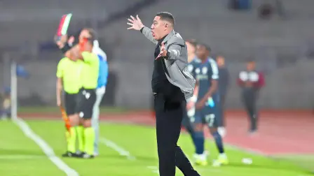 El DT Efraín Juárez durante el partido de fútbol Pumas vs San Diego FC.