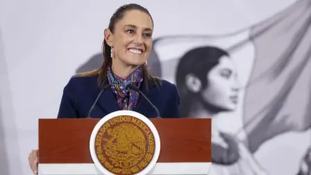 Cuauhtémoc, Ciudad de México, México, 18 de marzo de 2026. La doctora Claudia Sheinbaum Pardo, presidenta Constitucional de los Estados Unidos Mexicanos en conferencia de prensa matutina, “Conferencia del Pueblo” en el Salón Tesorería de Palacio Nacional. La acompañan Josefina Rodríguez Zamora, secretaria de Turismo; Miguel Ángel Elorza Vásquez, coordinador de Infodemia y enlaces con Miguel Ángel Navarro Quintero, gobernador Constitucional del Estado de Nayarit; Rodrigo Chávez Contreras, director General de la Comisión Nacional de Vivienda y Edna Elena Vega Rangel, secretaria de Desarrollo Agrario, Territorial y Urbano desde Nayarit; Octavio Romero Oropeza, director general del Instituto del Fondo Nacional de la Vivienda para los Trabajadores (Infonavit) y María Elena Hermelinda Lezama Espinosa, gobernadora Constitucional del Estado de Quintana Roo desde Quintana Roo. Foto: Gabriel Monroy / Presidencia
