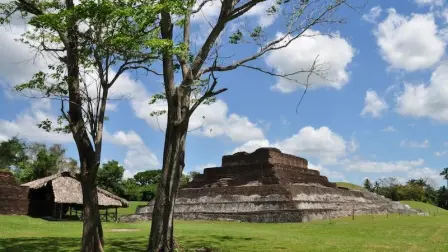 Zona Arqueológica de Comalcalco.