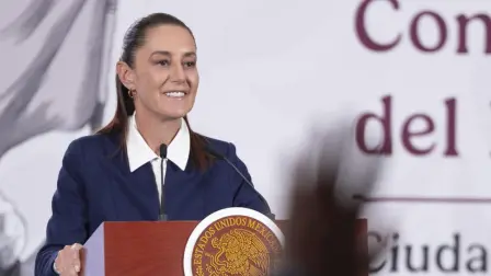 Cuauhtémoc, Ciudad de México. 23 de marzo 2026. La presidenta constitucional de los Estados Unidos Mexicanos, la Doctora Claudia Sheinbaum Pardo en conferencia de prensa matutina en el salón de la Tesorería de Palacio Nacional. La acompañan: Efraín Morales López, Director General de la Comisión Nacional del Agua (CONAGUA); ; Iván Escalante, Procurador Federal del Consumidor (Profeco); Alfonso Suárez del Real, asesor político de la Coordinación de Comunicación Social;  Foto: Gabriel Monroy/Presidencia
