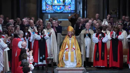 Sarah Mullally se convirtió en la primera mujer arzobispa de Canterbury.