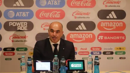 Roberto Martínez en conferencia de prensa.