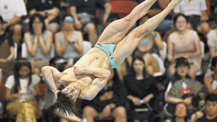 Osmar Olvera, clavadista.