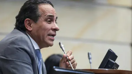 Alexander López, senador colombiano.
