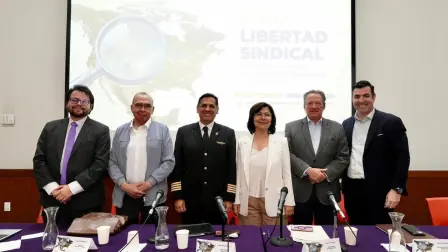 Integrantes del foro "Libertad sindical en el marco del T-MEC".