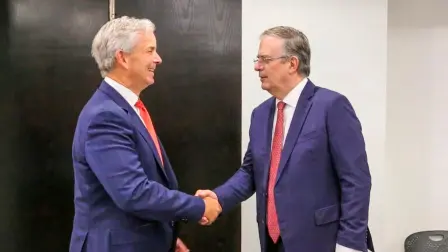 El titular de la Secretaría de Economía, Marcelo Ebrard, se reunió con el funcionario estadounidense Jeffrey Goettman.