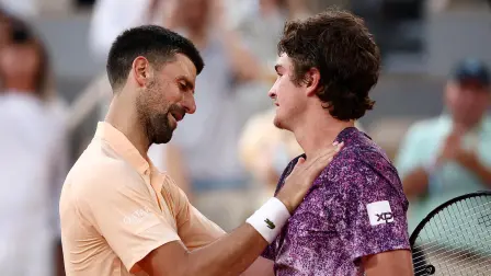 Novak Djokovic y João Fonseca.