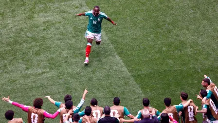 Juilán Quiñones celebra el primer gol de México en el Mundial 2026.